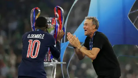 AC米兰传奇告别：舍甫琴科双响，里瓦尔多泪洒圣西罗